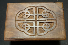 Load image into Gallery viewer, Celtic knot box